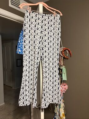 Black & White Floral Boot-Cut Pants-matching set from Buckle